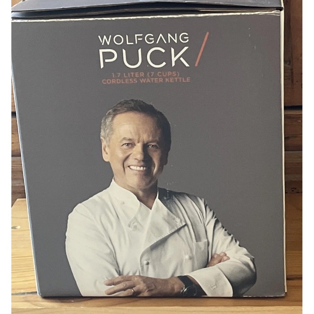 NEW Wolfgang Puck 1.7-Liter Electric Cool-Touch CORDLESS Water Kettle 1100-Watt - Picture 5 of 7